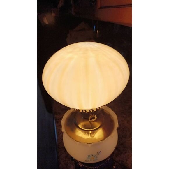 Vintage parlor lamp 17 high 8 wide two milk glass bowls one with hand painted fl - Picture 4 of 9